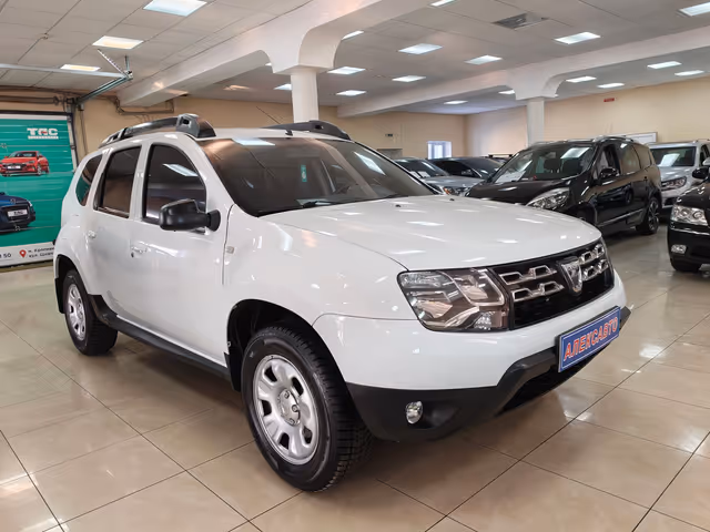Dacia Duster - фото 1