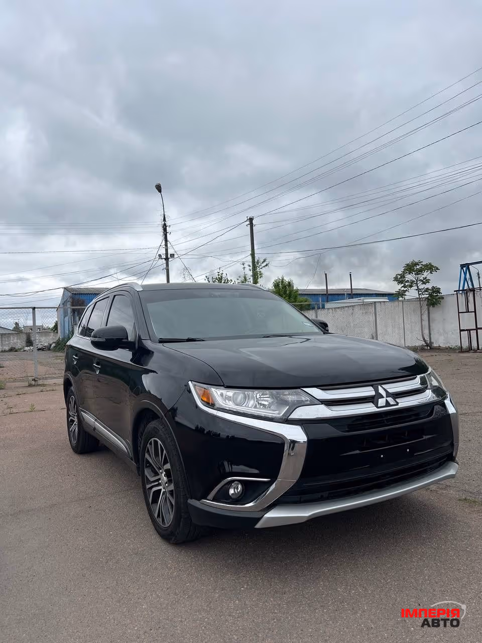 Mitsubishi Outlander - фото 1