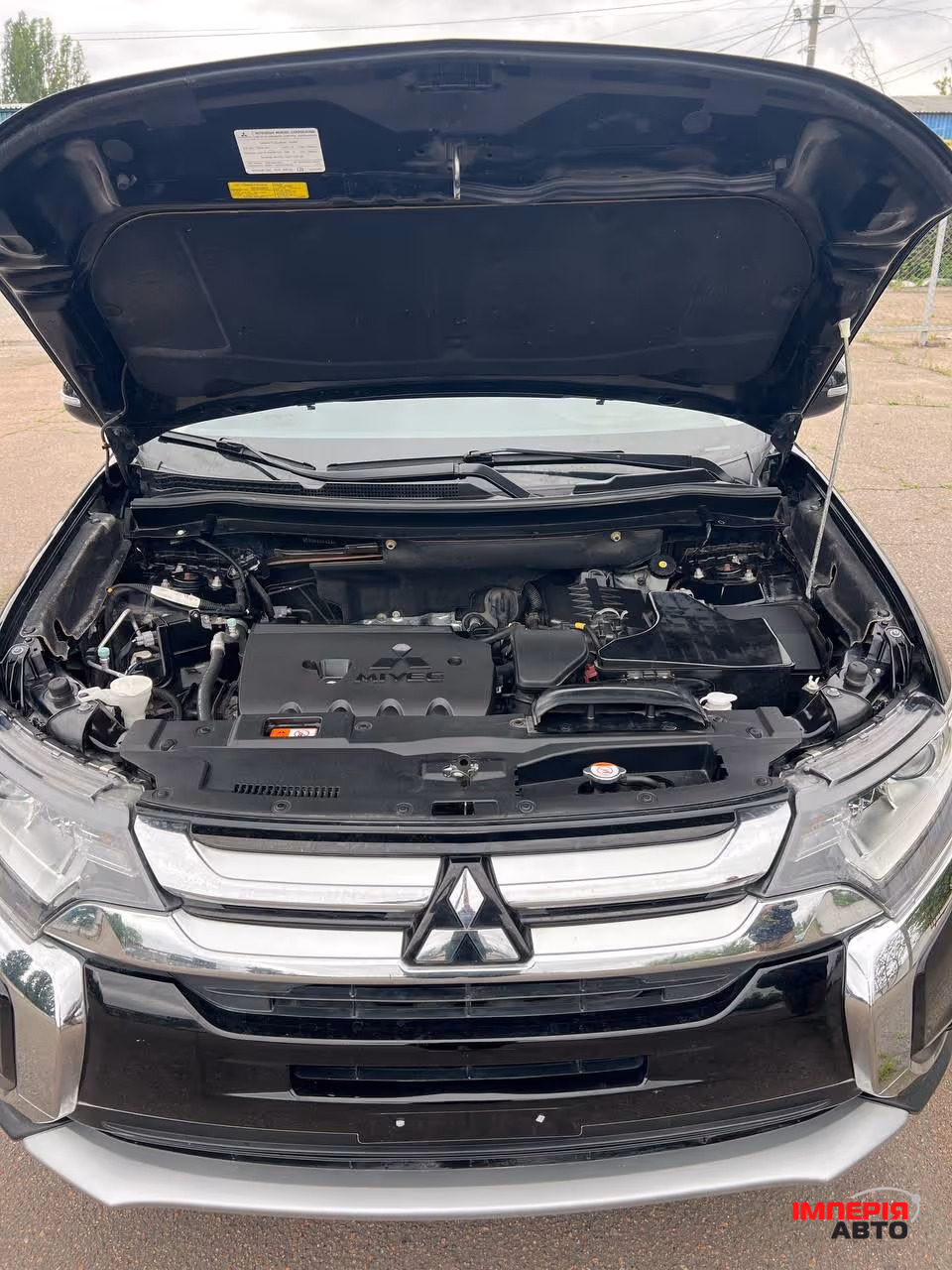 Mitsubishi Outlander - фото 4