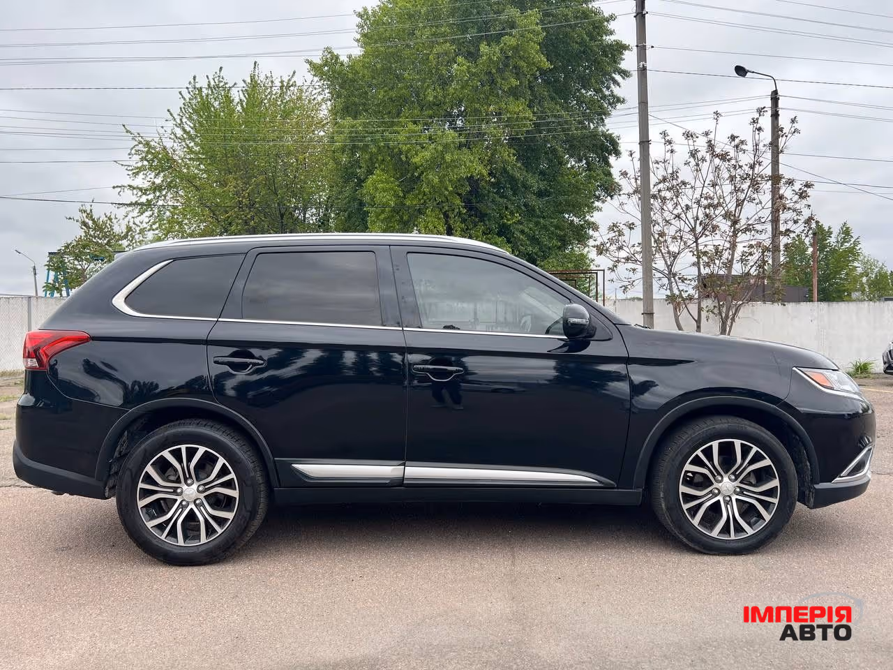 Mitsubishi Outlander - фото 5