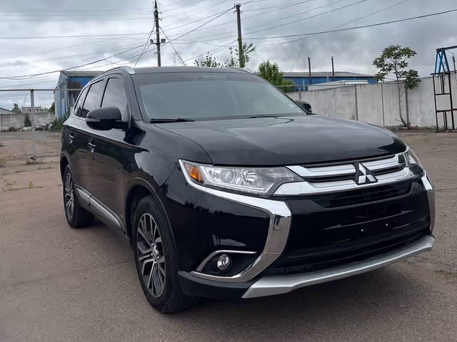 Mitsubishi Outlander - фото 1