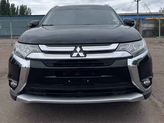Mitsubishi Outlander - фото 2