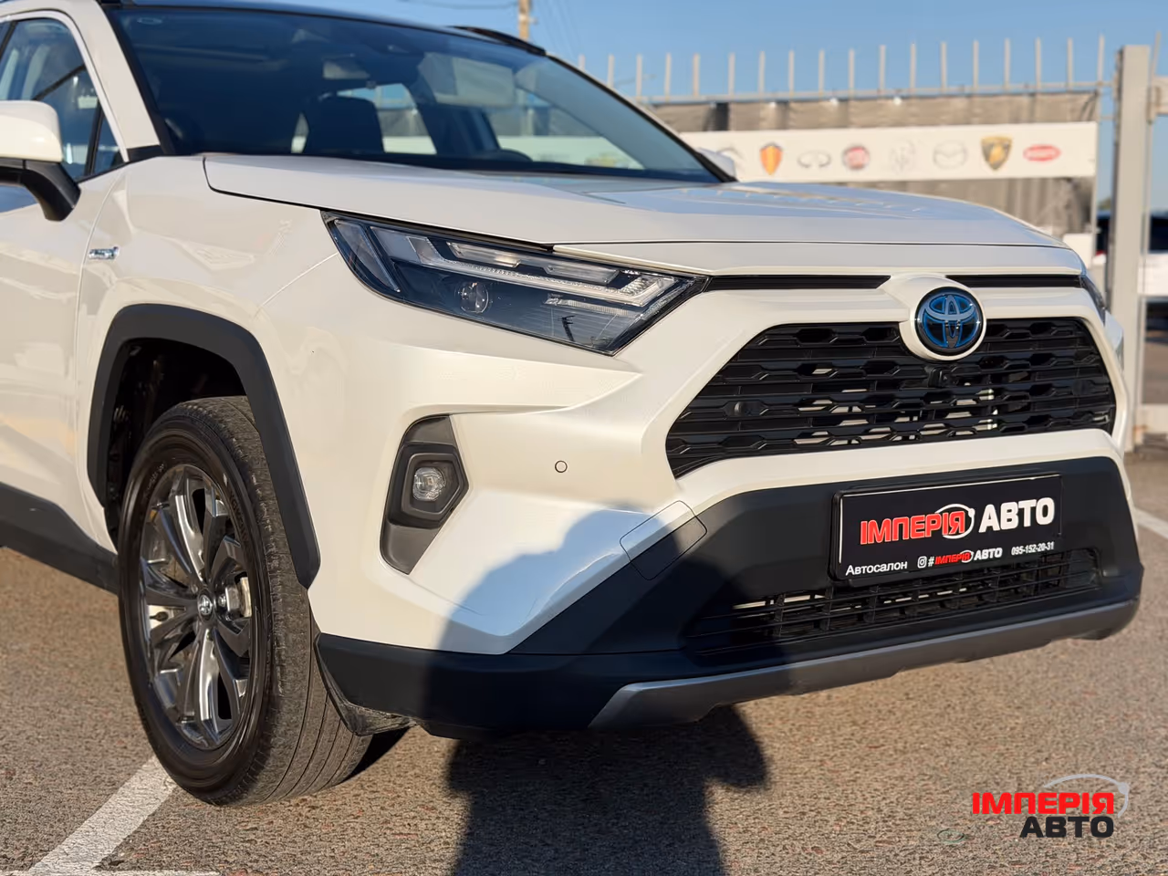 Toyota RAV4 - фото 2