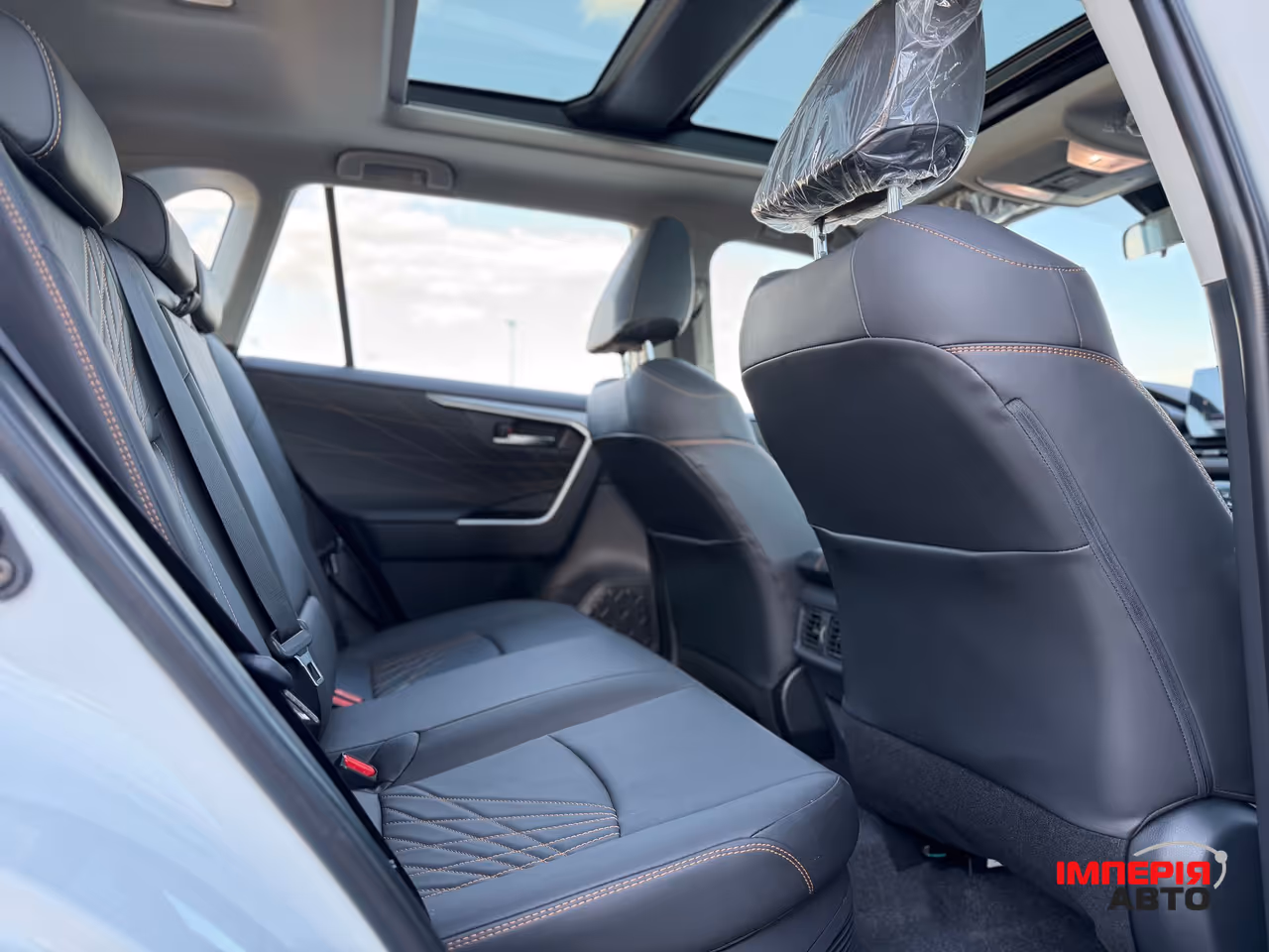 Toyota RAV4 - фото 14