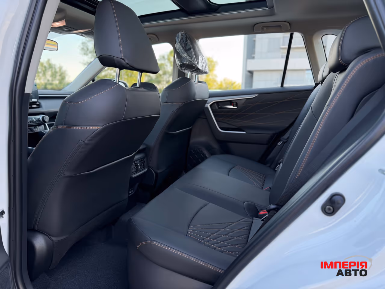 Toyota RAV4 - фото 10