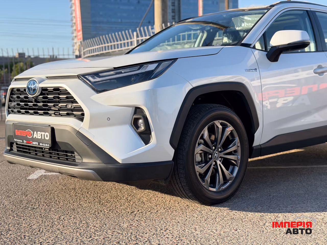 Toyota RAV4 - фото 5
