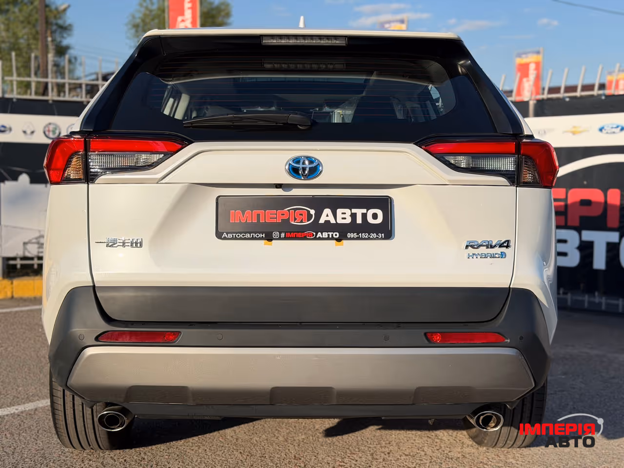 Toyota RAV4 - фото 9