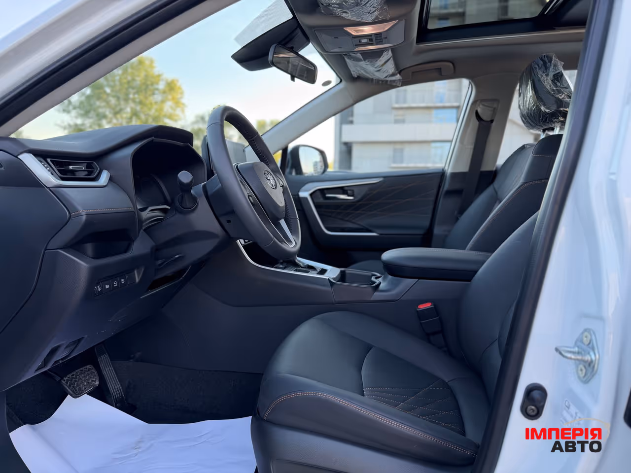 Toyota RAV4 - фото 9