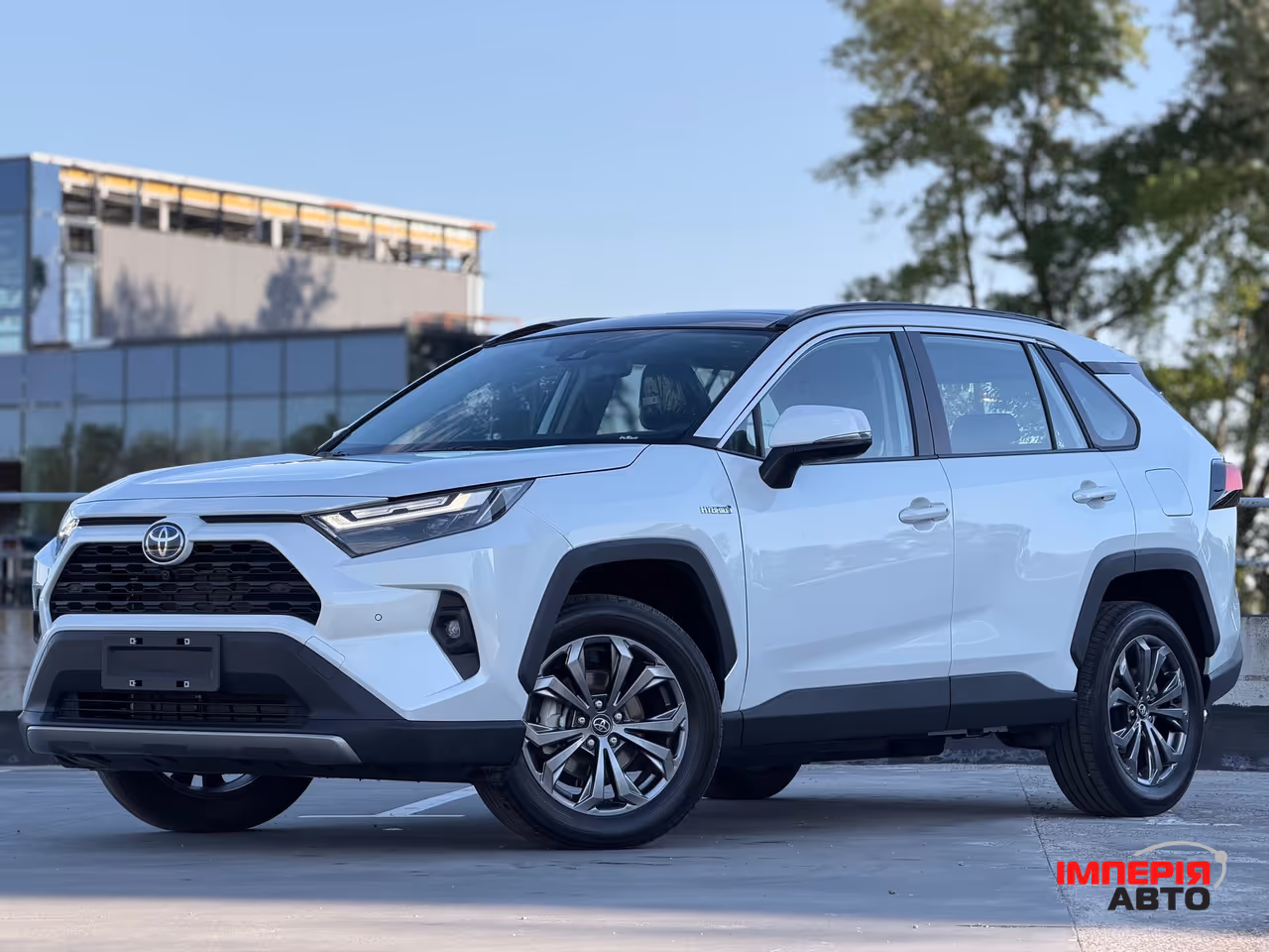 Toyota RAV4 - фото 1