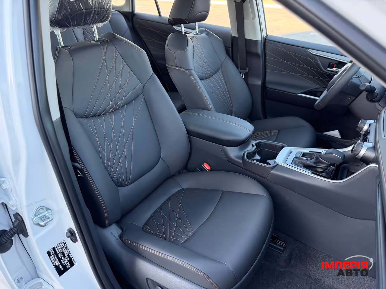 Toyota RAV4 - фото 16