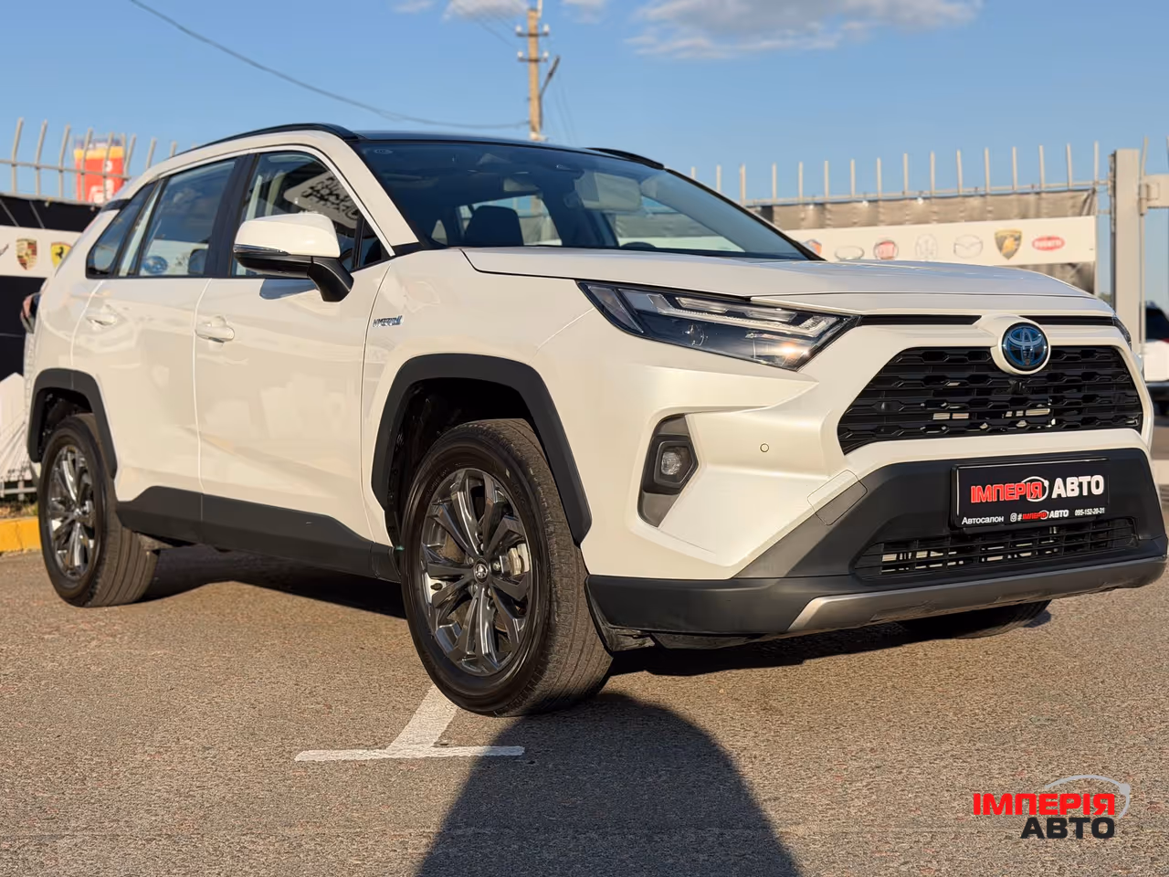 Toyota RAV4 - фото 3