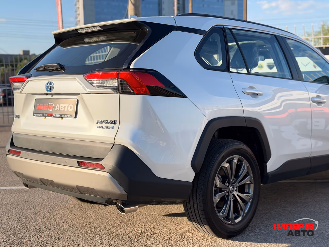 Toyota RAV4 - фото 10