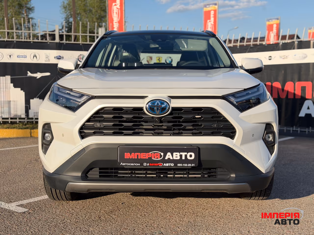 Toyota RAV4 - фото 4