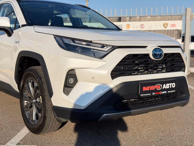 Toyota RAV4 - фото 2