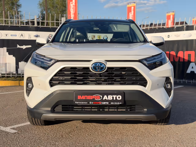Toyota RAV4 - фото 4