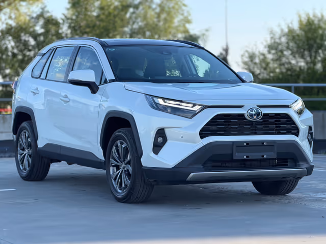 Toyota RAV4 - фото 2