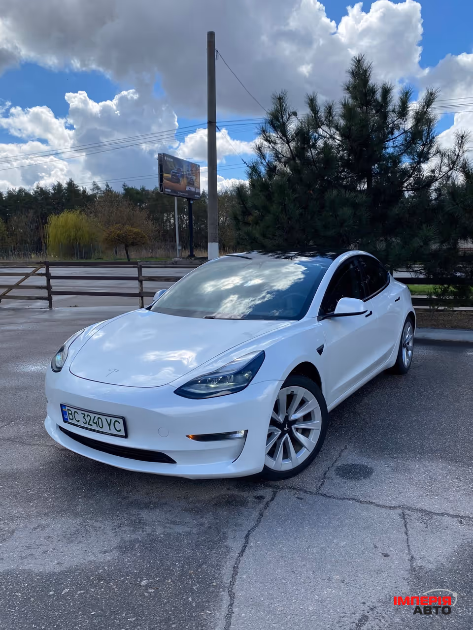 Tesla Model 3 - фото 1