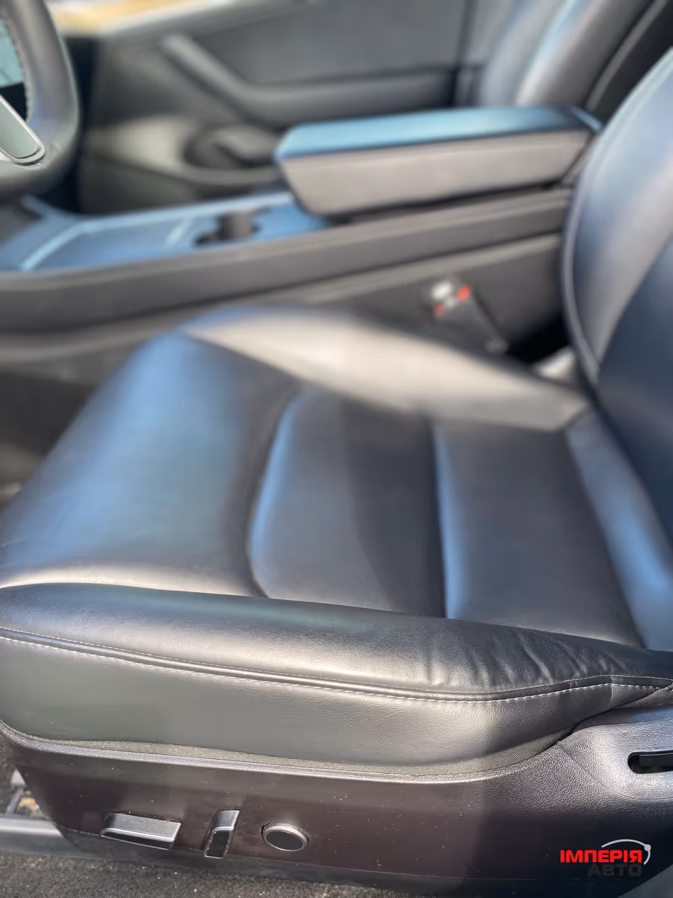 Tesla Model 3 - фото 6