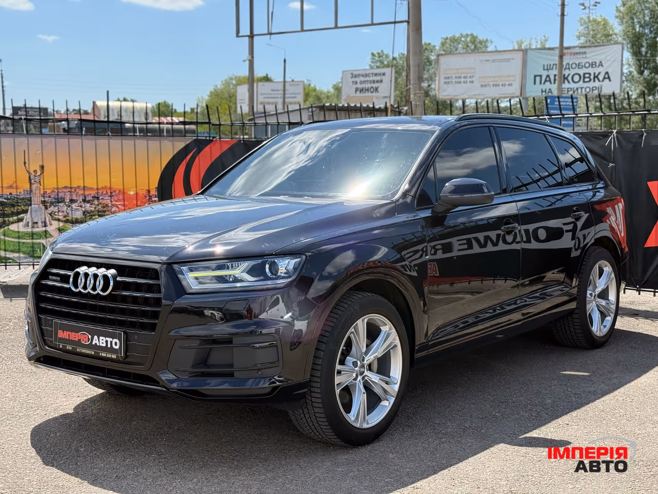 Audi Q7 - фото 1