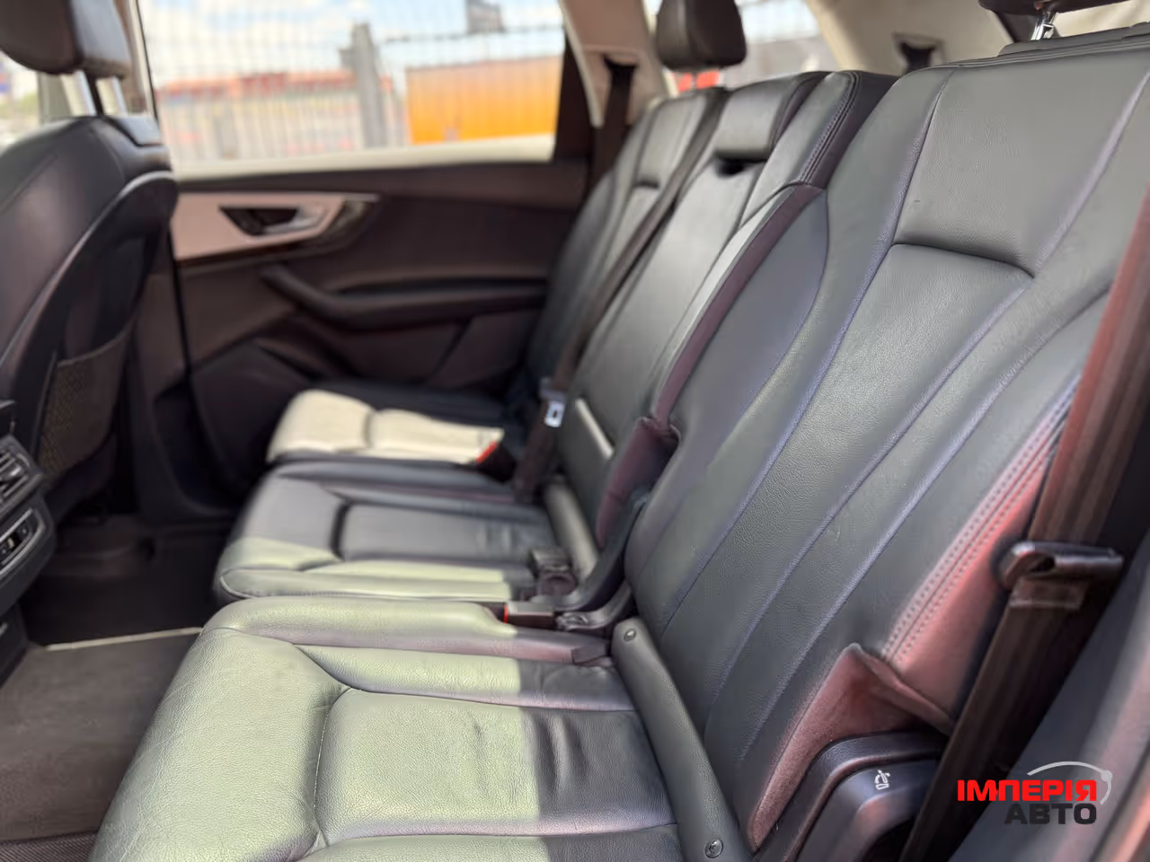 Audi Q7 - фото 10