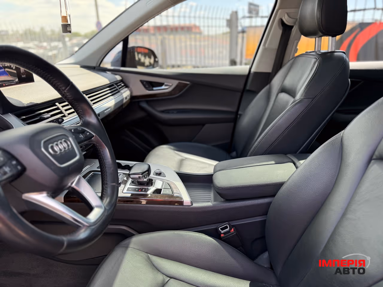 Audi Q7 - фото 9