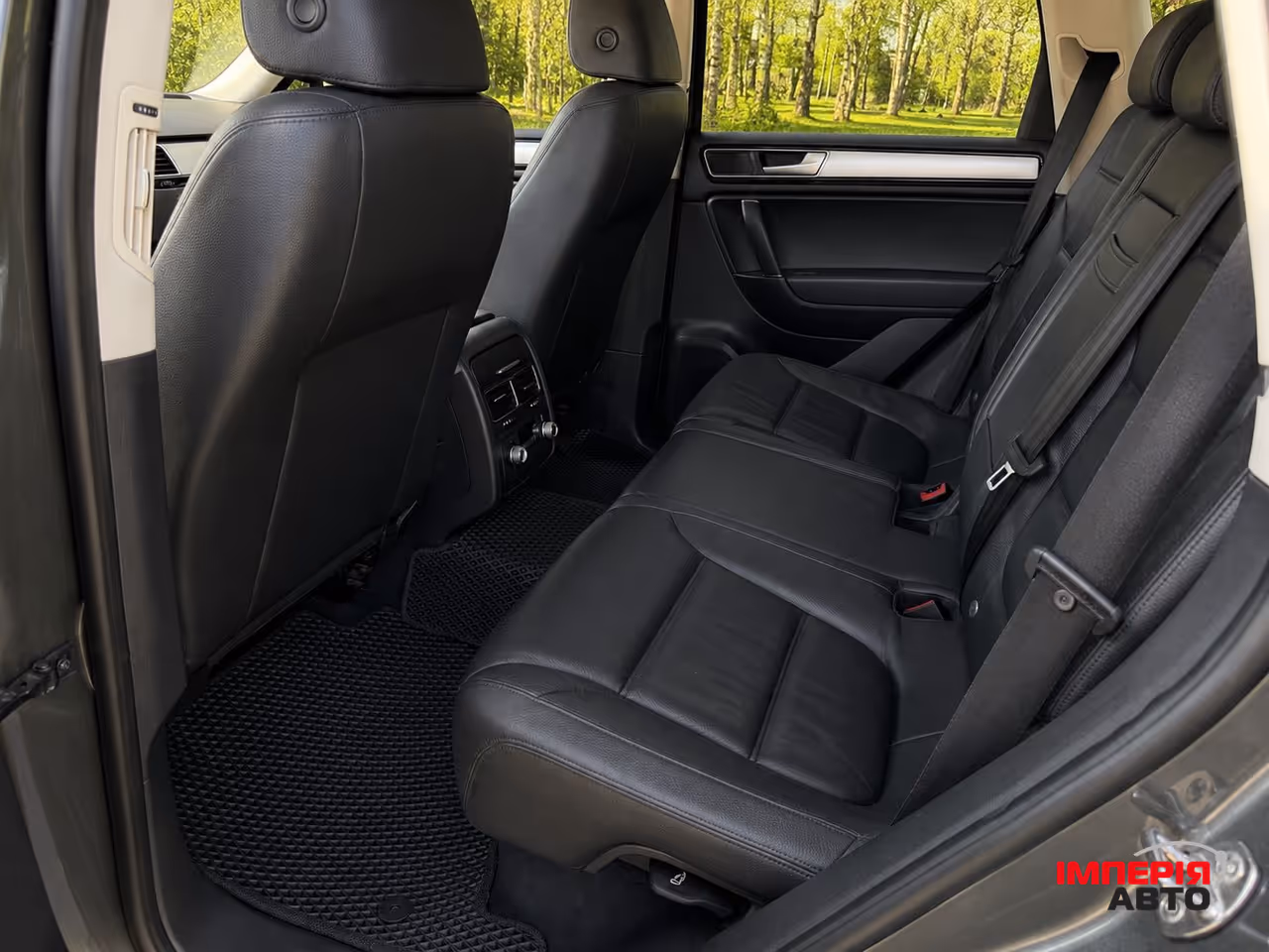 Volkswagen Touareg - фото 17
