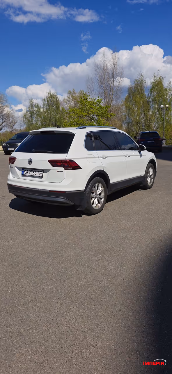 Volkswagen Tiguan - фото 9