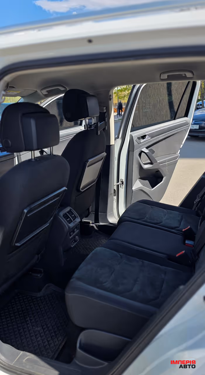 Volkswagen Tiguan - фото 16