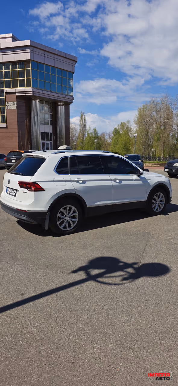 Volkswagen Tiguan - фото 5