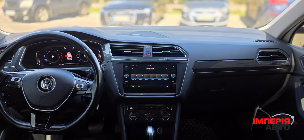 Volkswagen Tiguan - фото 13