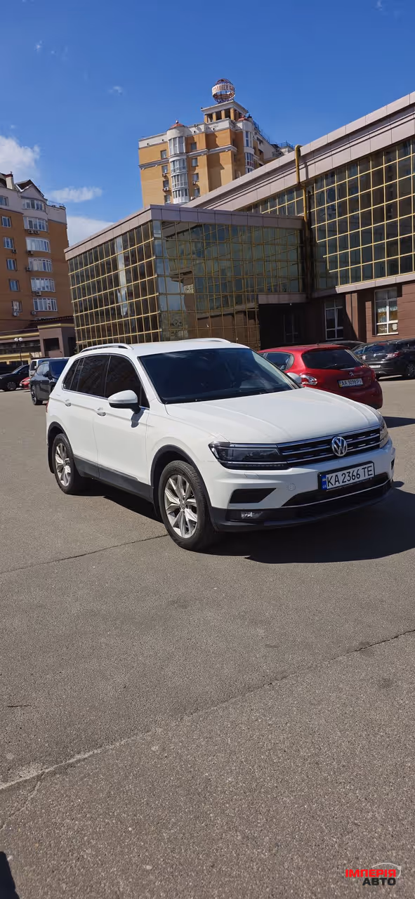 Volkswagen Tiguan - фото 10
