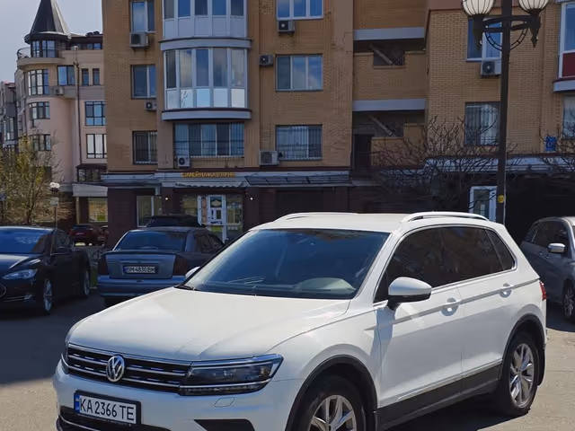 Volkswagen Tiguan - фото 4