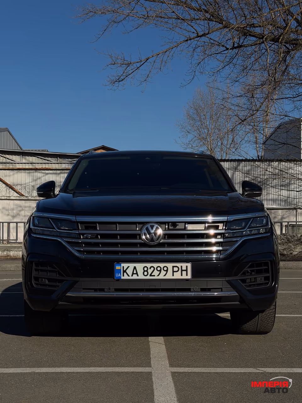 Volkswagen Touareg - фото 1