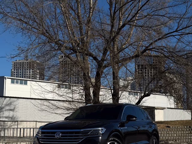Volkswagen Touareg - фото 3