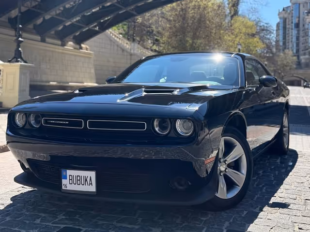 Dodge Challenger - фото 1