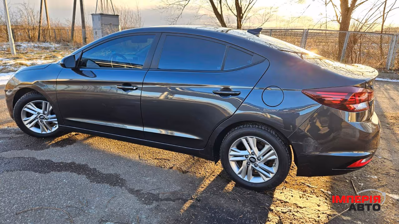 Hyundai Elantra - фото 22