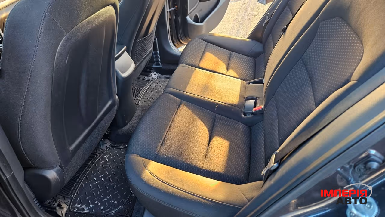 Hyundai Elantra - фото 26