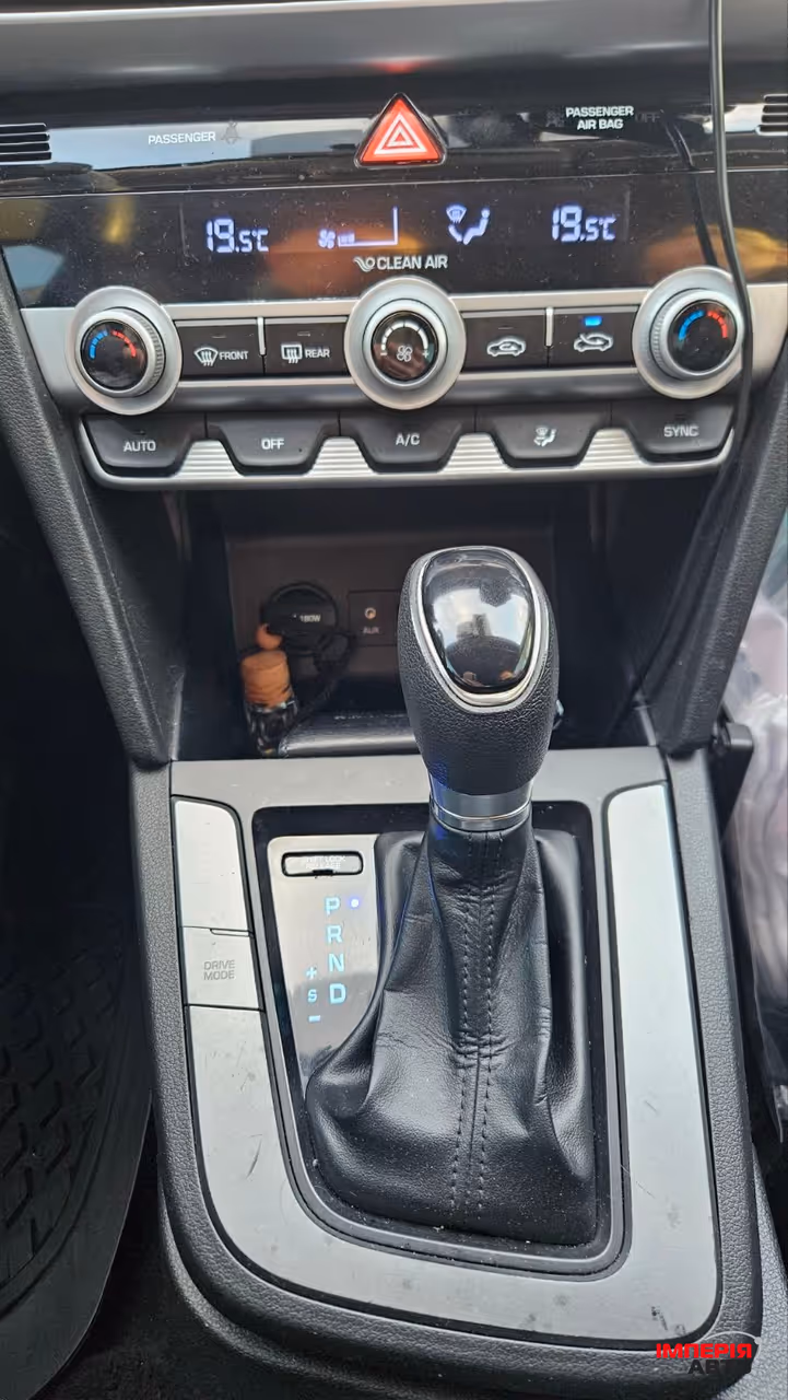 Hyundai Elantra - фото 18