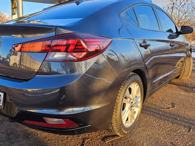 Hyundai Elantra - фото 3