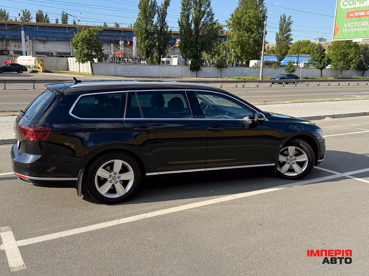 Volkswagen Passat - фото 8