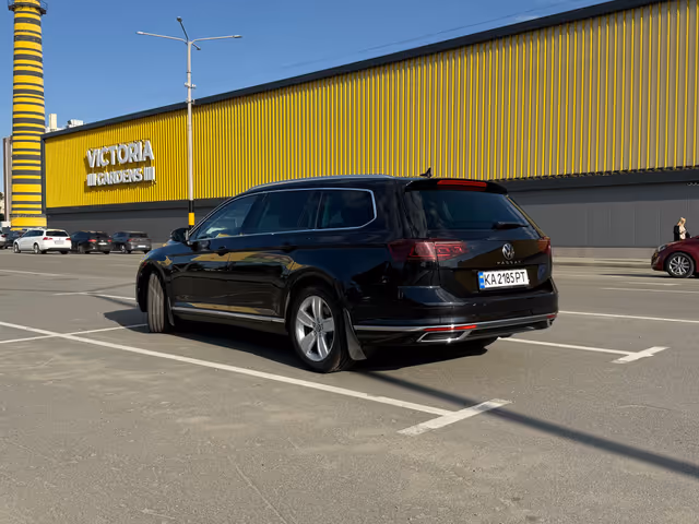 Volkswagen Passat - фото 3