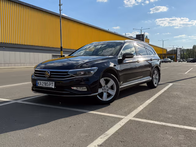 Volkswagen Passat - фото 1
