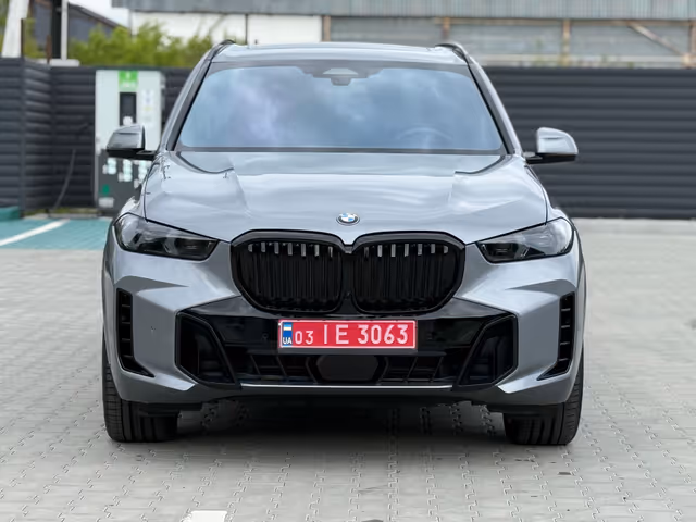 BMW X5 - фото 2
