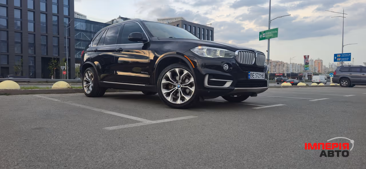 BMW X5 - фото 1