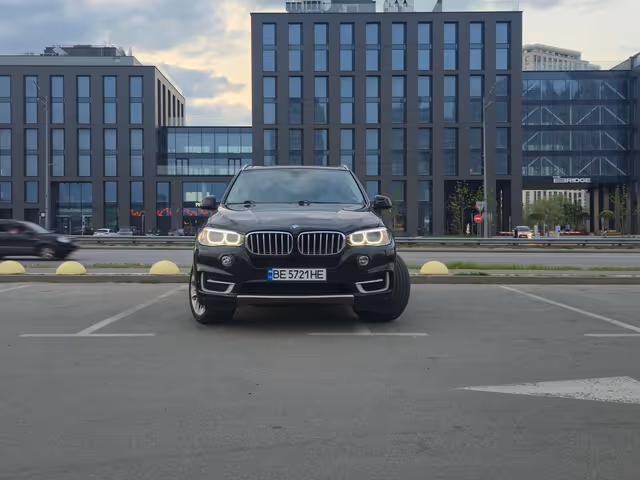 BMW X5 - фото 2