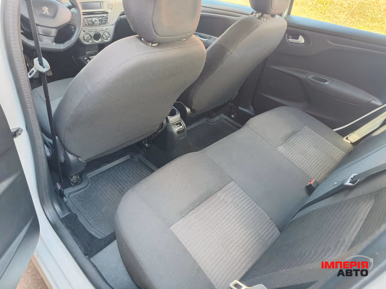 Peugeot 301 - фото 14