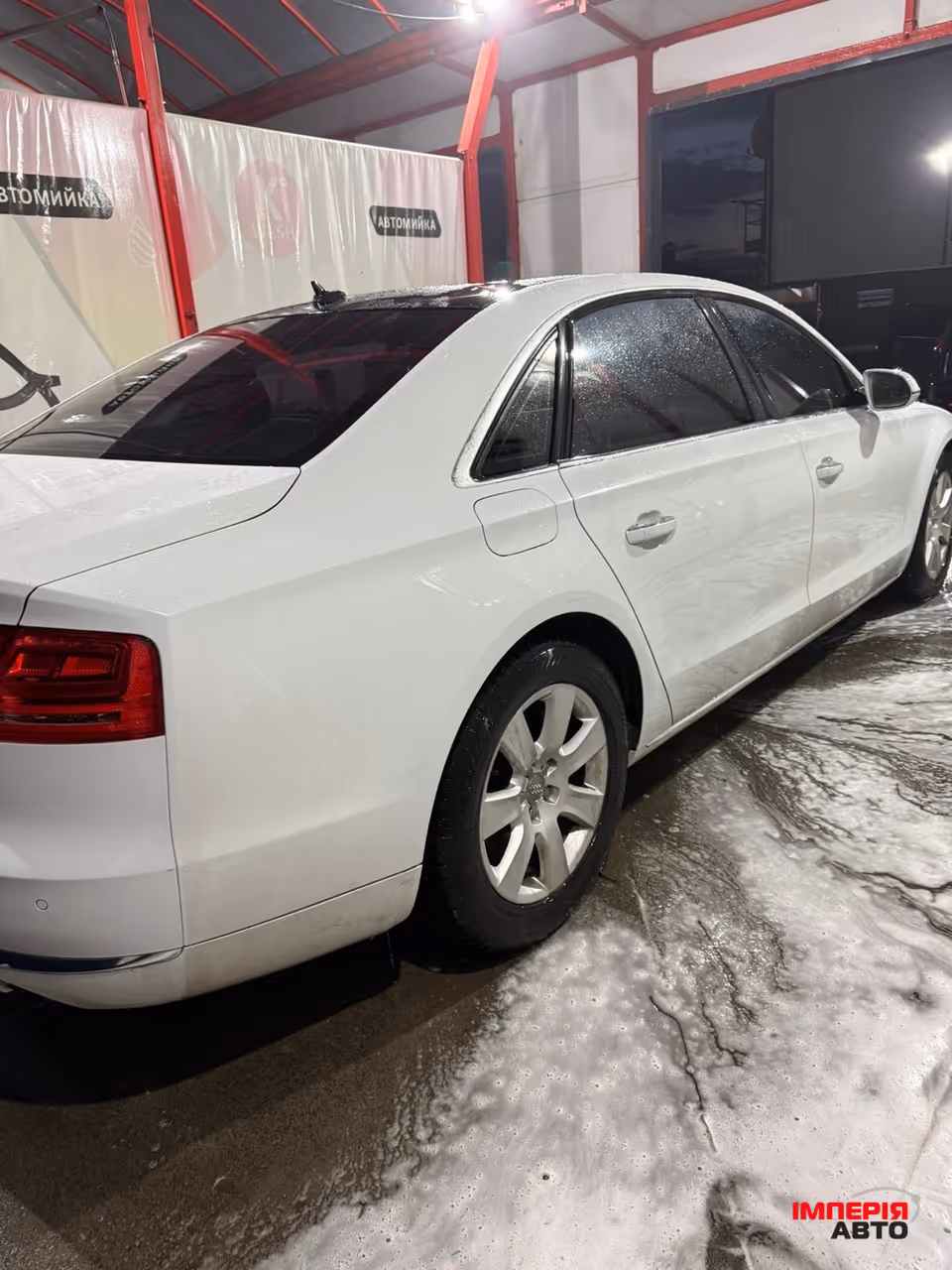 Audi A8 - фото 7