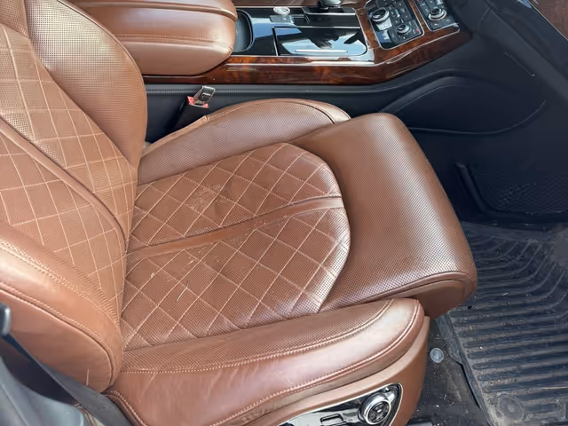 Audi A8 - фото 2
