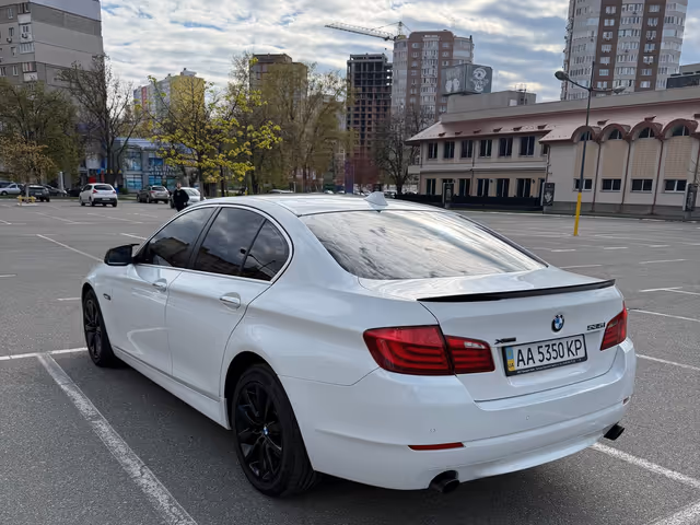 BMW 5 серії - фото 2