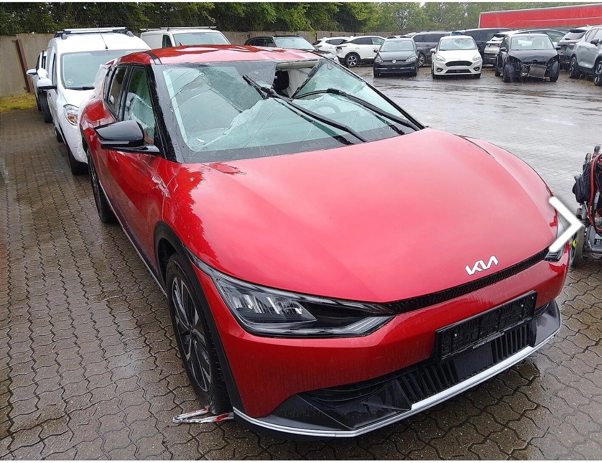 Kia EV6 - фото 1